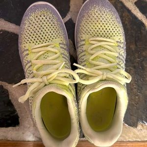 Nike Flyknit Youth 6